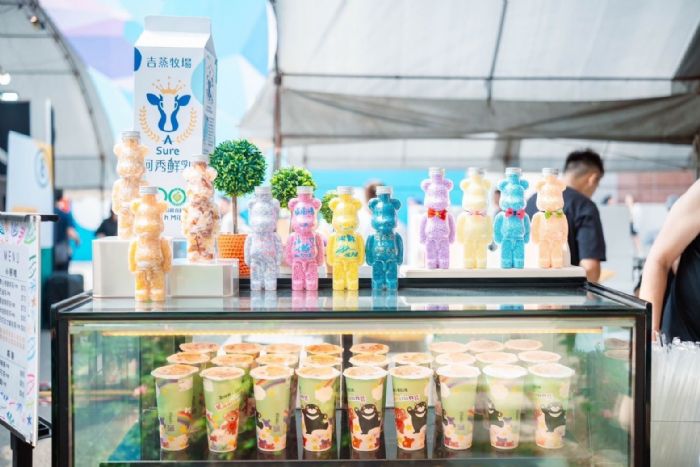 奶茶控集體朝聖！2025高雄奶茶節盛大開幕，首日湧入5萬人